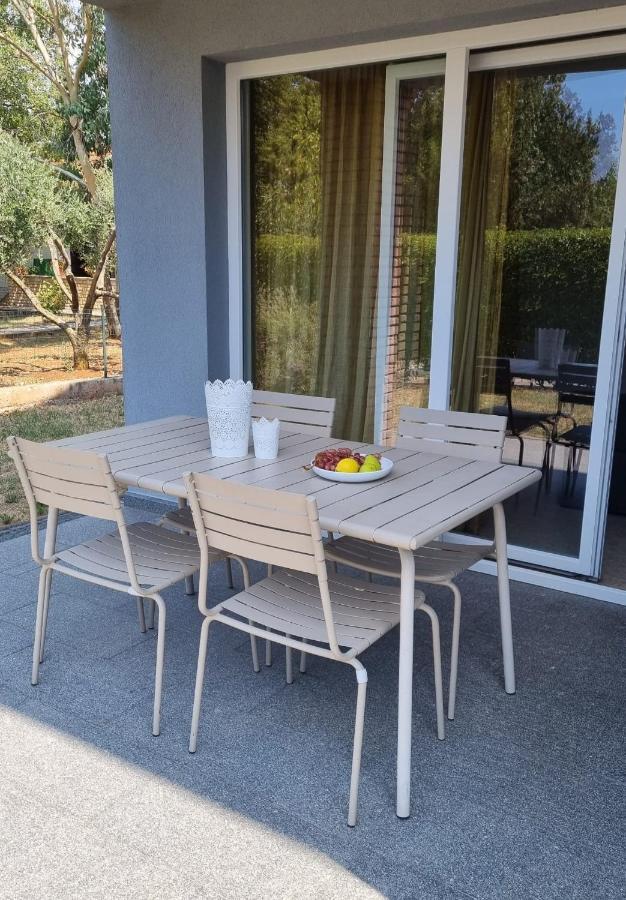 Casa Emma With Pool Apartment Poreč Exterior foto